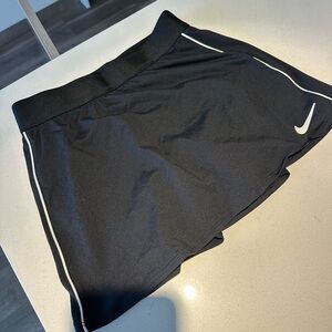 Nike Women's Black Dri Fit tennis skort